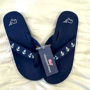 NWT Vineyard Vines men’s navy flip flops